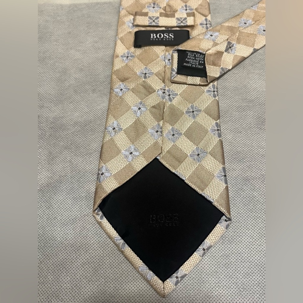 BOSS Hugo Boss 100% Silk Tie Made in Italy